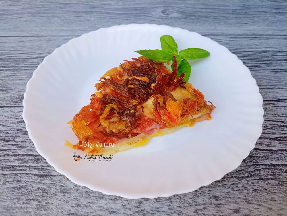 Tarta din flori de dovlecei, mozzarella si salam