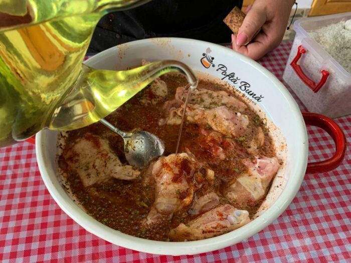 Aripioare de pui marinate in bere Aripioare de pui marinate in bere