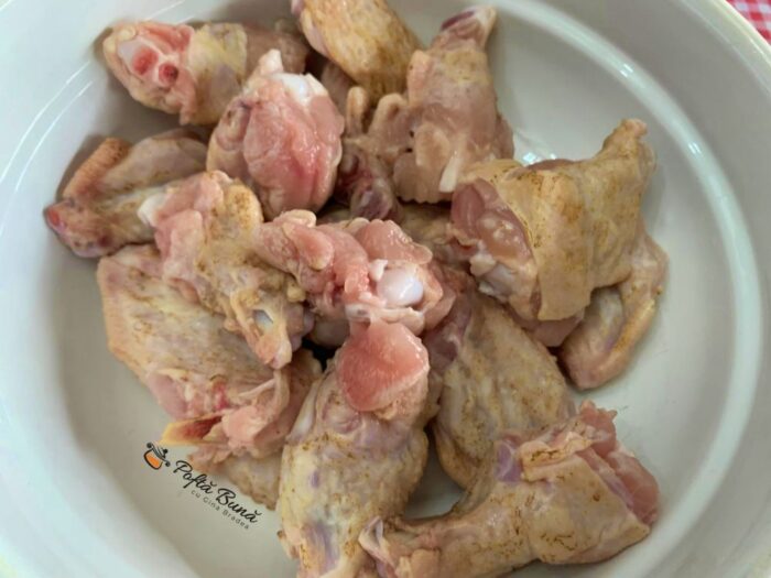 Aripioare de pui marinate in bere Aripioare de pui marinate in bere