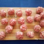 mancare cartofi chiftele mazare reteta gina bradea 3 150x150 - Mancare de cartofi cu chiftelute si mazare