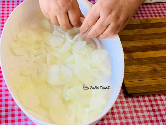 Rulouri de pui cu legume si prosciutto rulouri piept pui cu legume reteta gina bradea 6 700x525 - Rulouri de pui cu legume si prosciutto