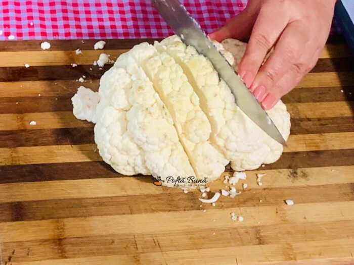 conopida mozzarella cotlet la cuptor reteta gina bradea 8 700x525 - Conopida la cuptor cu cotlet de porc si mozzarella