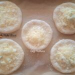 Mini pizza cu patru tipuri de branza mini pizza patru tipuri branza pizza quattro formagii gina bradea 4 150x150 - Mini pizza cu patru tipuri de branza