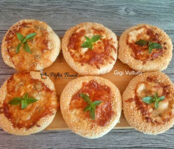 mini pizza patru tipuri branza pizza quattro formagii gina bradea 6 350x300 - Index retete culinare