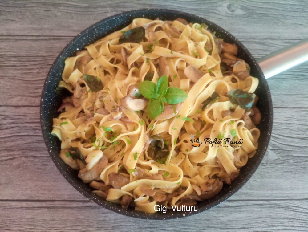 Tagliatelle cu ciuperci la cuptor tagliatelle ciuperci cuptor reteta gina bradea 2 - Tagliatelle cu ciuperci la cuptor