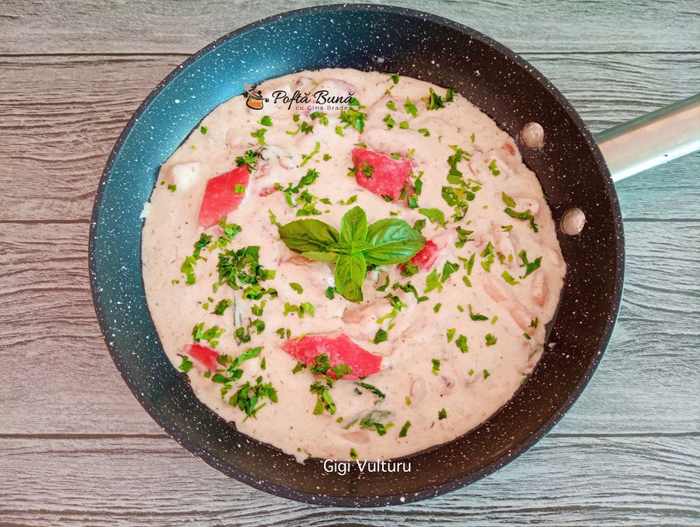 Mix de fructe de mare in sos alb Mix de fructe de mare in sos alb