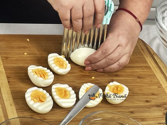 Oua umplute cu pate de ficat si maioneza