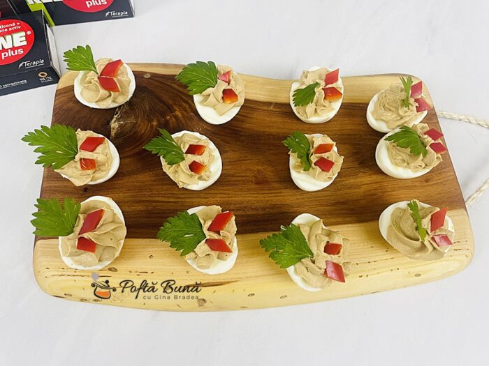 Oua umplute cu pate de ficat si maioneza