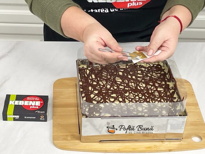 Tiramisu Dubai cu fistic si ciocolata Tiramisu Dubai cu fistic si ciocolata