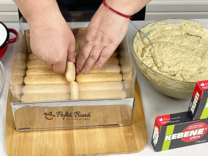 Tiramisu Dubai cu fistic si ciocolata Tiramisu Dubai cu fistic si ciocolata