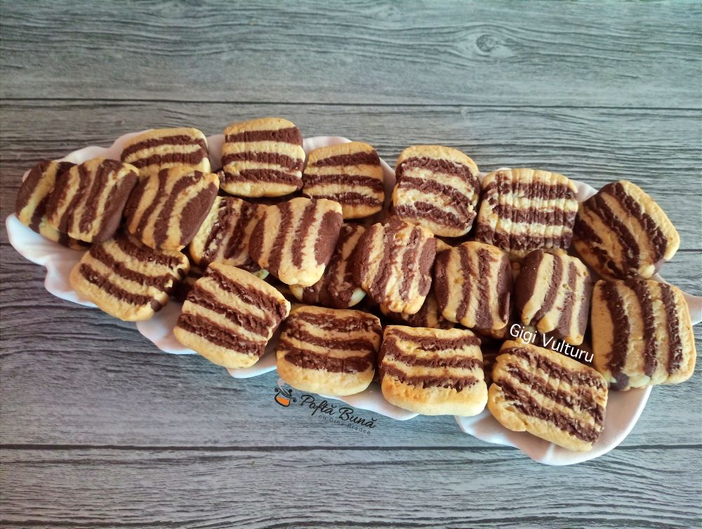 Biscuiti in doua culori Biscuiti in doua culori