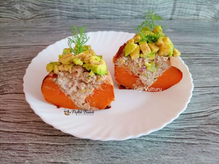 Cartofi dulci cu piept de pui la cuptor cartofi dulci ton avocado reteta gina bradea 2 697x525 - Cartofi dulci cu piept de pui la cuptor