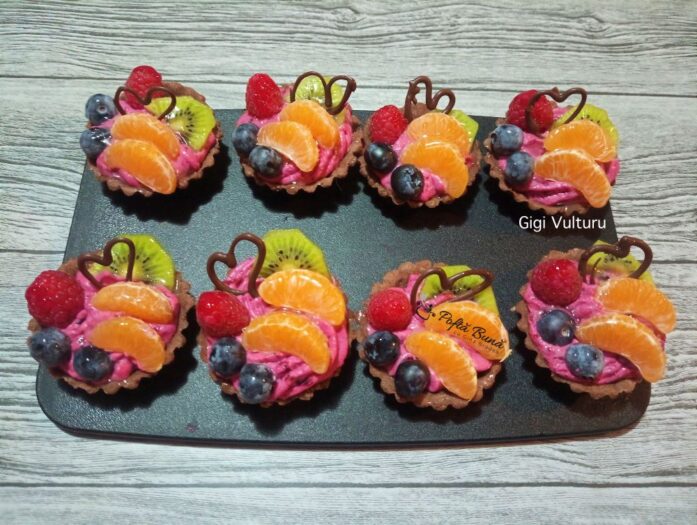 mini tarte fructe padure reteta gina bradea 4 697x525 - Mini tarte cu fructe de padure