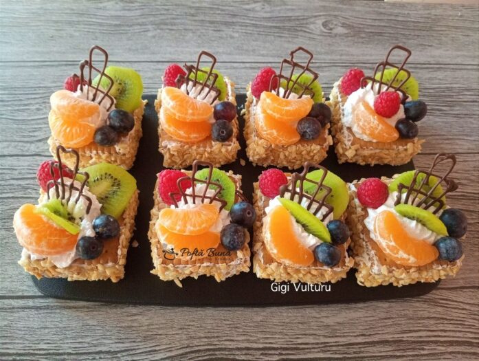 Prajitura din biscuiti, frisca si alune