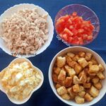 salata piept pui oua crutoane mac reteta gina bradea 5 150x150 - Salata cu piept de pui, oua, crutoane si mac