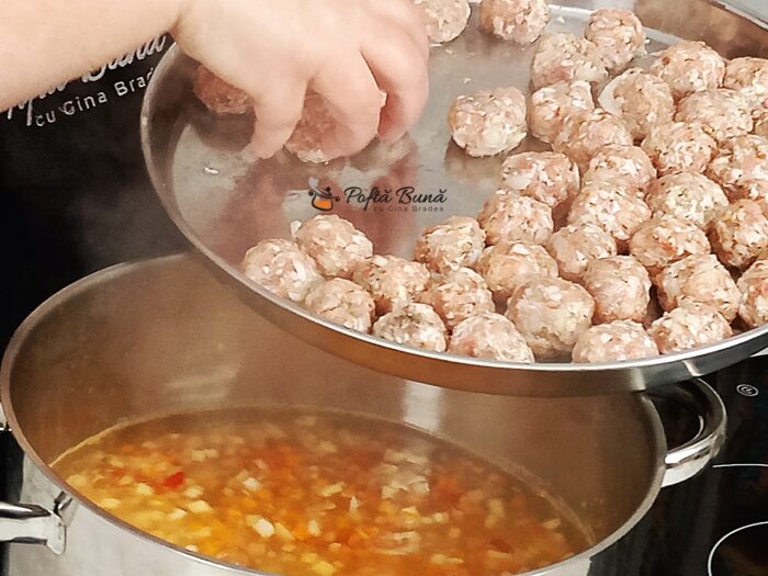 Ciorba de perisoare cu smantana