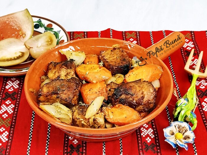 Friptura taraneasca de porc cu legume -cu untura, ceapa, morcov