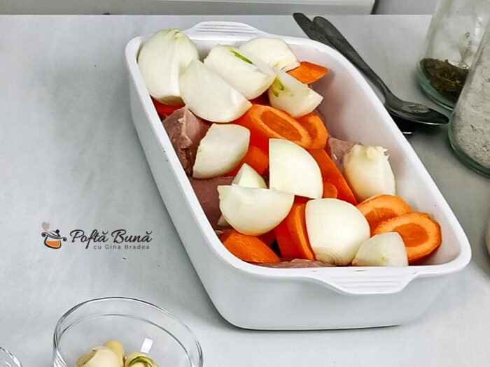 Friptura taraneasca de porc cu legume -cu untura, ceapa, morcov