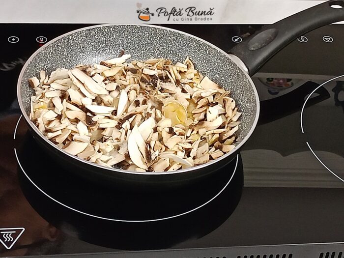 Tartine cu ciuperci si mozzarella sau cascaval