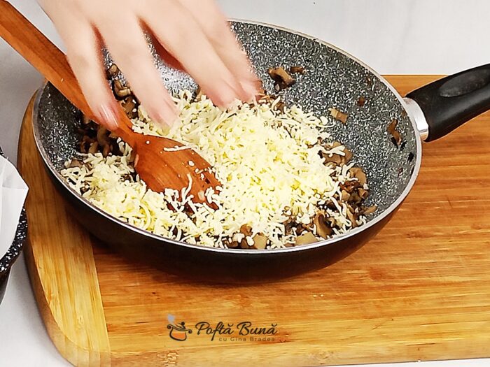 Tartine cu ciuperci si mozzarella sau cascaval reteta gina bradea 5 700x525 - Tartine cu ciuperci si mozzarella