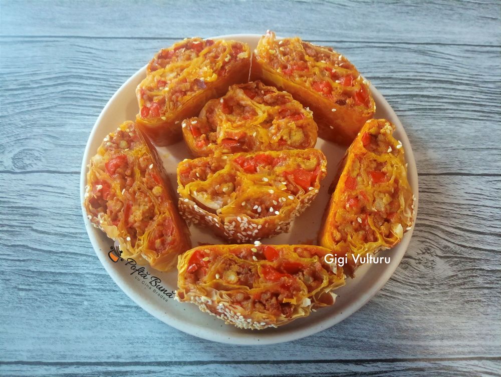 Aperitiv din foi de placinta si carne tocata aperitiv foi placinta carne tocata reteta gina bradea 1 - Aperitiv din foi de placinta si carne tocata