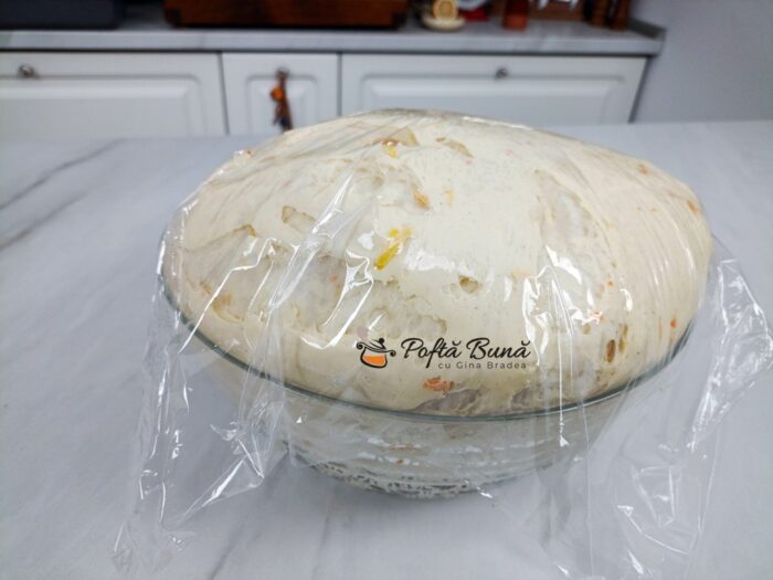 Mucenici moldovenesti de post insiropati cu nuca reteta gina bradea 2 700x525 - Mucenici moldovenesti de post insiropati