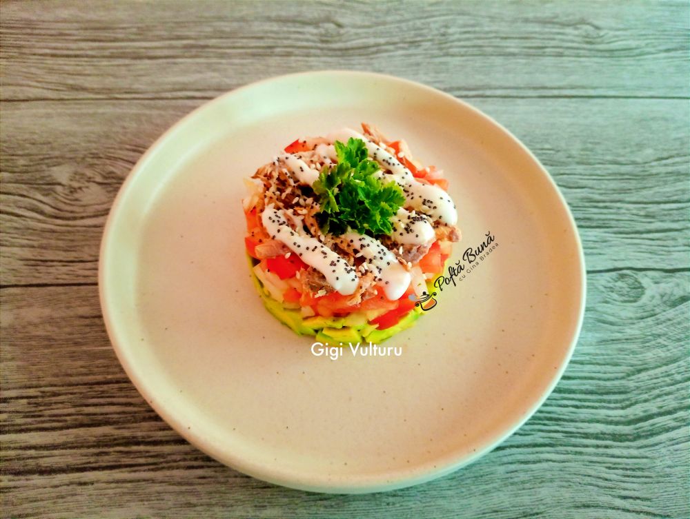 Salata de avocado cu ton Salata de avocado cu ton