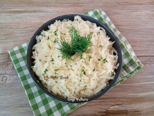 salata ridiche neagra reteta gina bradea 3 500x377 - Salata de ridichi cu oua si ceapa verde