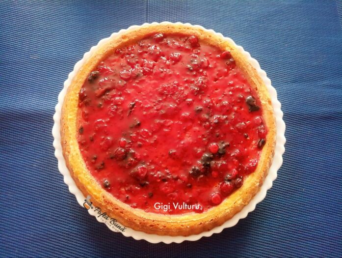 Tarta cu fructe de padure
