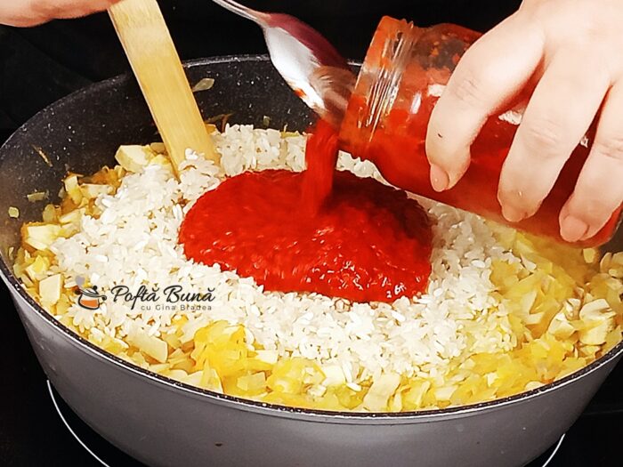 Ardei umpluti cu orez si ciuperci reteta de post Ardei umpluti cu orez si ciuperci reteta de post gina bradea 4 700x525 - Ardei umpluti cu orez si ciuperci reteta de post