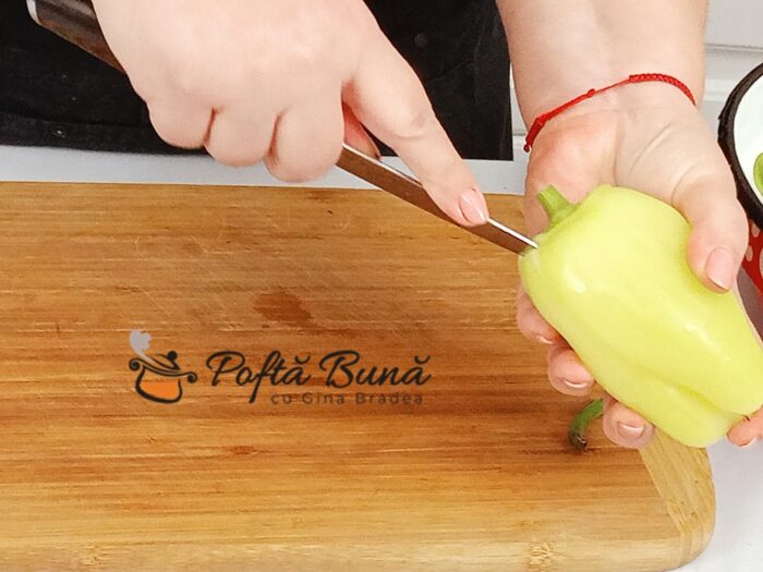 Ardei umpluti cu orez si ciuperci reteta de post Ardei umpluti cu orez si ciuperci reteta de post gina bradea 7 700x525 - Ardei umpluti cu orez si ciuperci reteta de post