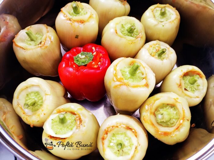 Ardei umpluti cu orez si ciuperci reteta de post Ardei umpluti cu orez si ciuperci reteta de post