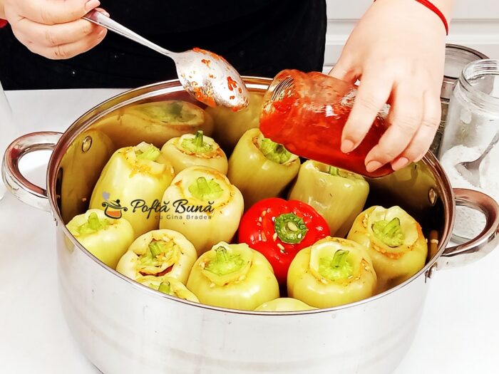 Ardei umpluti cu orez si ciuperci reteta de post Ardei umpluti cu orez si ciuperci reteta de post gina bradea 9 700x525 - Ardei umpluti cu orez si ciuperci reteta de post