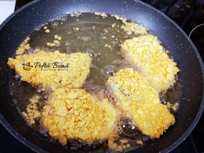 Crispy de peste alb salau snitel de peste reteta gina bradea 2 700x525 - Crispy de peste alb in crusta de fulgi de porumb