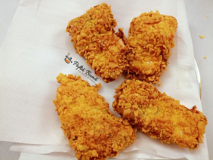 Crispy de peste alb salau snitel de peste reteta gina bradea 3 700x525 - Crispy de peste alb in crusta de fulgi de porumb