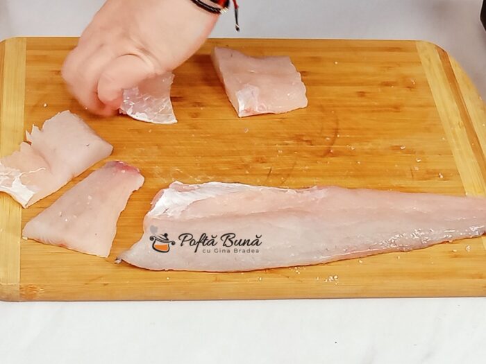 Crispy de peste alb salau snitel de peste reteta gina bradea 7 700x525 - Crispy de peste alb in crusta de fulgi de porumb