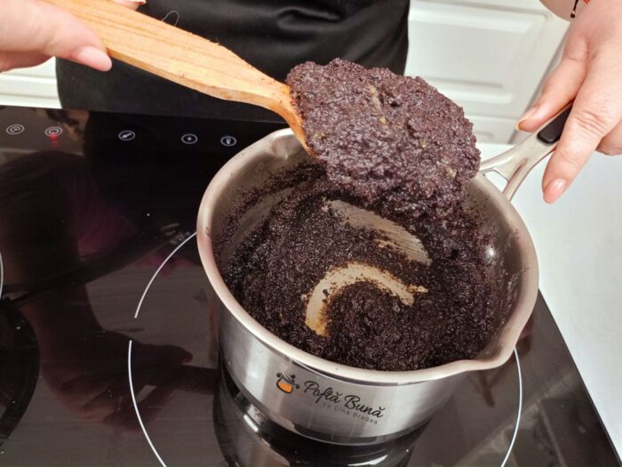 Crema de mac pentru cozonac sau prajituri Crema de mac pentru cozonac sau prajituri