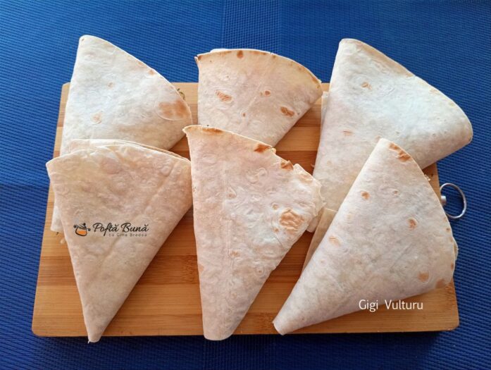 lipii umplute pane reteta gina bradea 3 697x525 - Lipii umplute pane