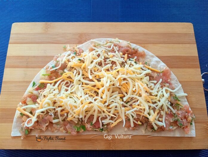 lipii umplute pane reteta gina bradea 4 697x525 - Lipii umplute pane