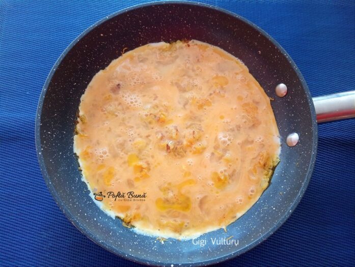 Omleta cu spanac, ciuperci si branza topita