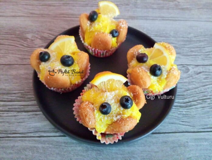 Desert din piscoturi, crema de lamaie si frisca