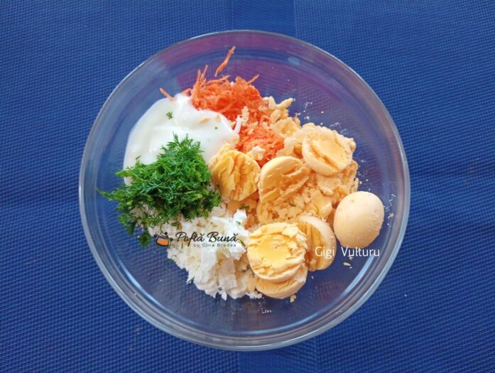 Oua umplute cu branza Oua umplute cu branza