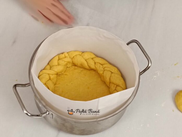 pasca branza stafide reteta gina bradea 5 697x525 - Pasca cu branza si stafide reteta traditionala