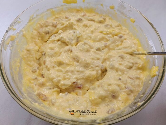 pasca branza stafide reteta gina bradea 6 697x525 - Pasca cu branza si stafide reteta traditionala