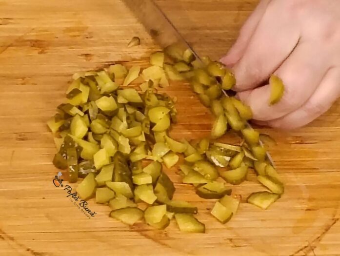 Salata de oua cu castraveti Salata de oua cu castraveti