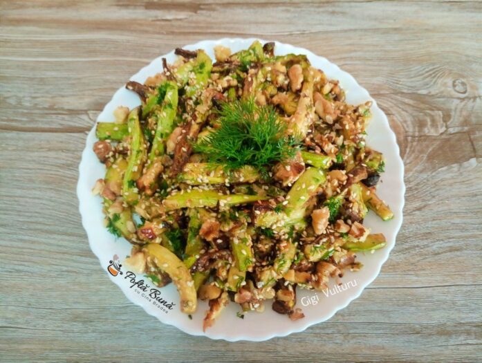 Salata de dovlecei cu nuci si susan Salata de dovlecei cu nuci si susan
