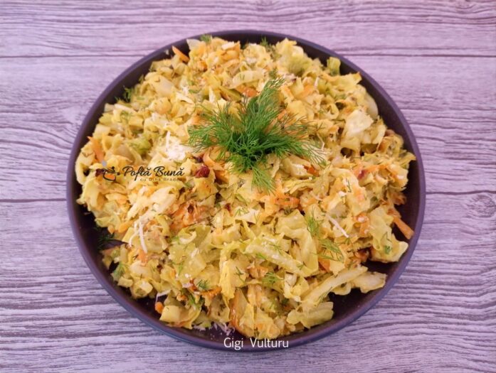 Salata de varza coapta cu morcov salata varza coapta morcov reteta gina bradea 1 697x525 - Salata de varza coapta cu morcov