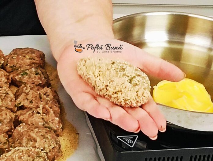 Parjoale moldovenesti pufoase si moi reteta traditionala clasica simpla gina bradea 9 697x525 - Parjoale moldovenesti reteta traditionala