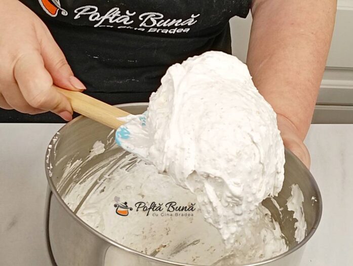 Prajitura felii Londra cu nuca, gem si bezea