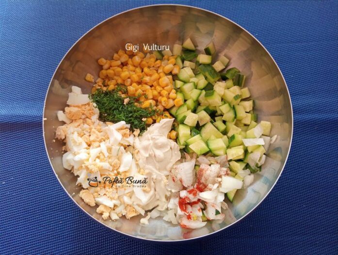 Salata de castraveti cu oua si porumb Salata de castraveti cu oua si porumb